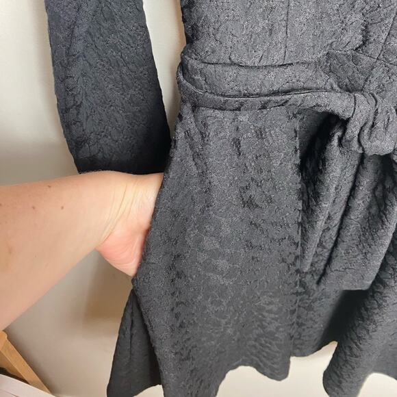 ANTHROPOLOGIE HUTCH DRESS S BLACK TEXTURED LONG SLEEVE MINI BELTED FIT & FLARE - Picture 10 of 10